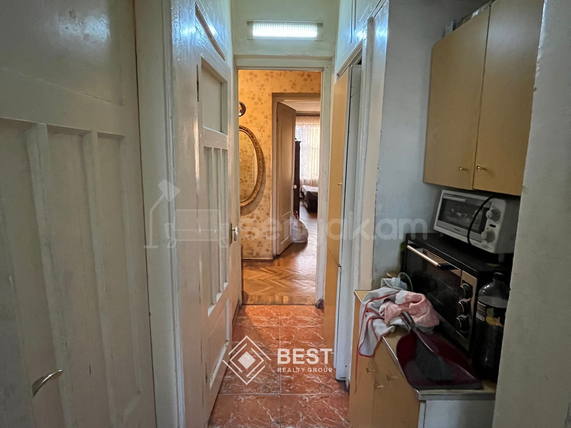 4 Սենյականոց Բնակարան Քարե Շենքում, 104քմ, 3/4 հարկ, Պետական Վիճակում