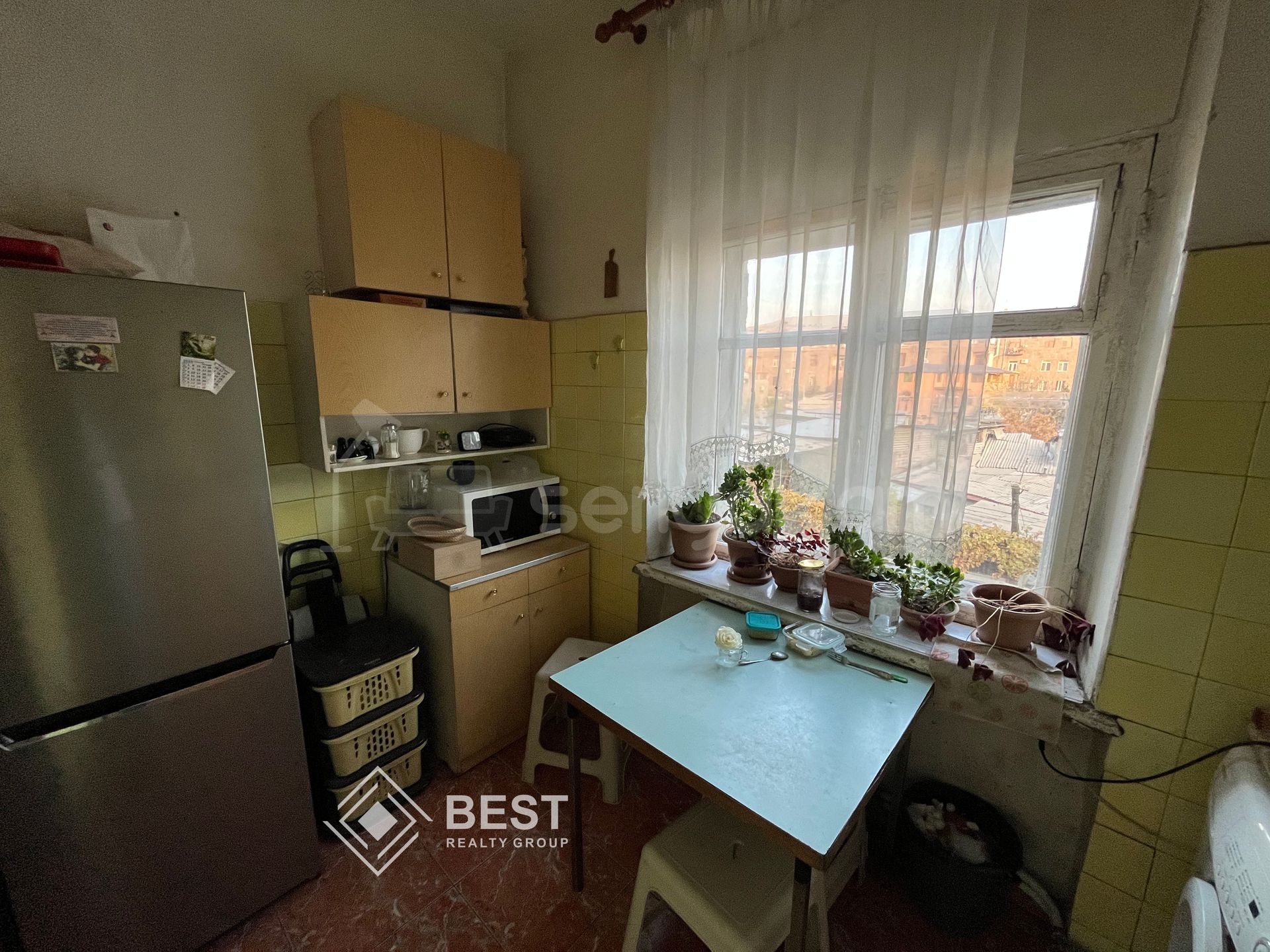 4 Սենյականոց Բնակարան Քարե Շենքում, 104քմ, 3/4 հարկ, Պետական Վիճակում