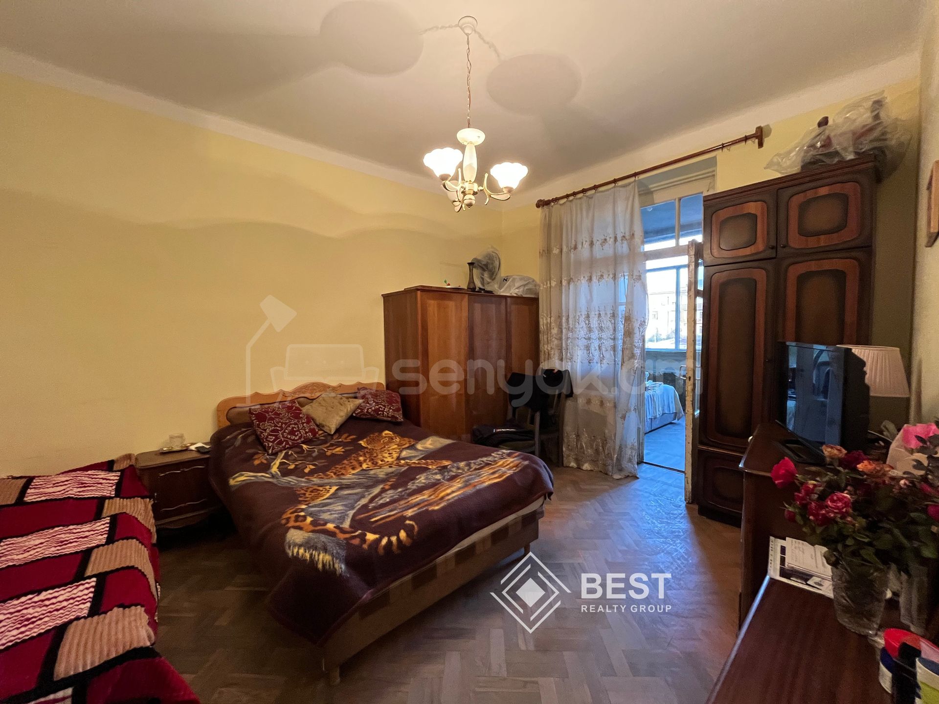 4 Սենյականոց Բնակարան Քարե Շենքում, 104քմ, 3/4 հարկ, Պետական Վիճակում