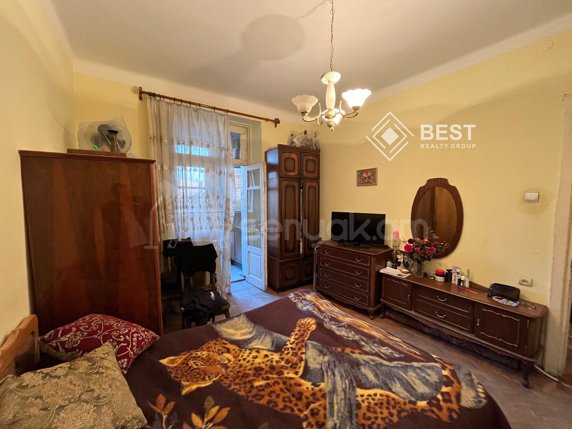 4 Սենյականոց Բնակարան Քարե Շենքում, 104քմ, 3/4 հարկ, Պետական Վիճակում