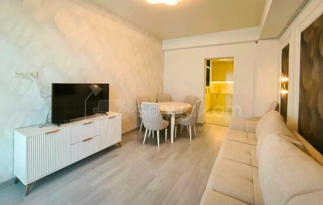 3 Սենյականոց Բնակարան, 59քմ, 4/13 հարկ, Դիզայներական Վերանորոգված, Կահավորված, Արևկող