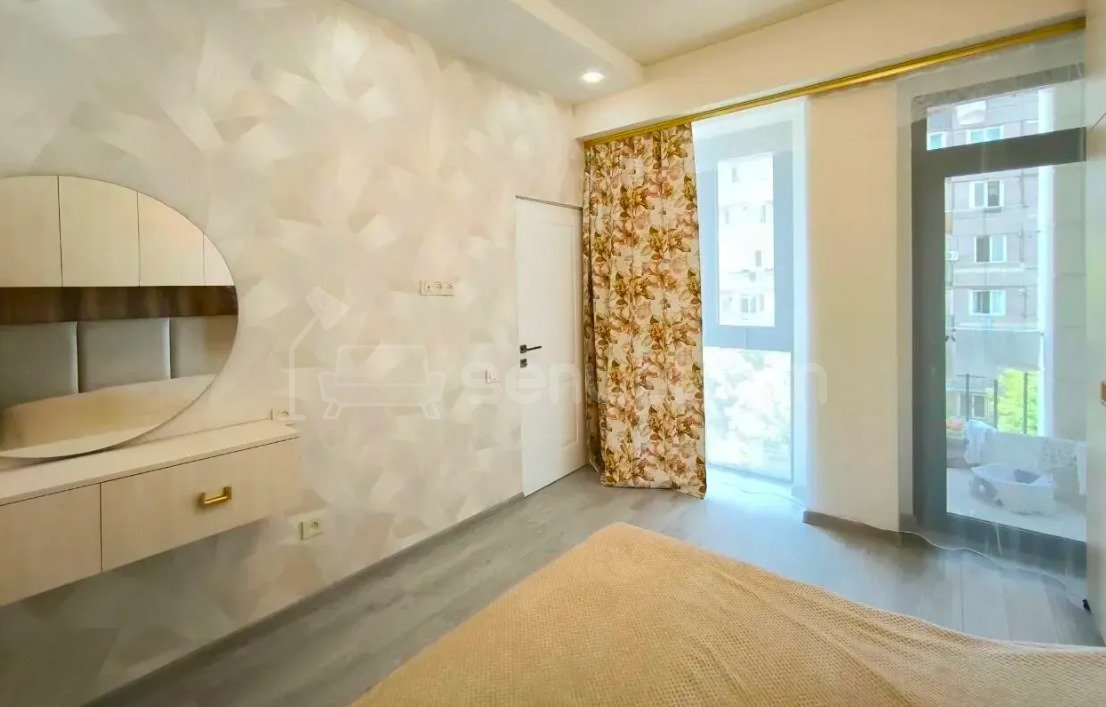 3 Սենյականոց Բնակարան, 59քմ, 4/13 հարկ, Դիզայներական Վերանորոգված, Կահավորված, Արևկող