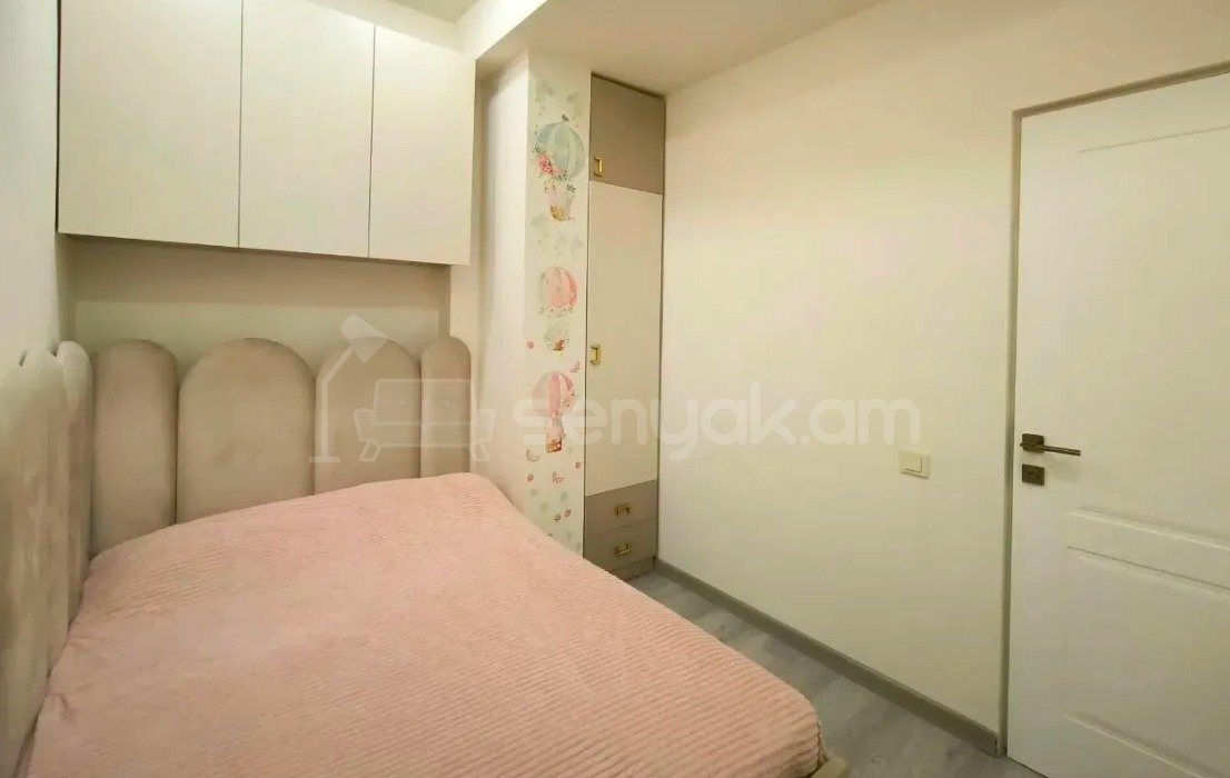 3 Սենյականոց Բնակարան, 59քմ, 4/13 հարկ, Դիզայներական Վերանորոգված, Կահավորված, Արևկող