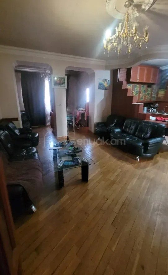 3 Սենյականոց Բնակարան Քարե Շենքում, 71քմ, 2/5 հարկ, Կոսմետիկ Վերանորոգված