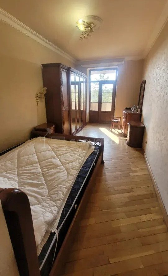 3 Սենյականոց Բնակարան Քարե Շենքում, 71քմ, 2/5 հարկ, Կոսմետիկ Վերանորոգված