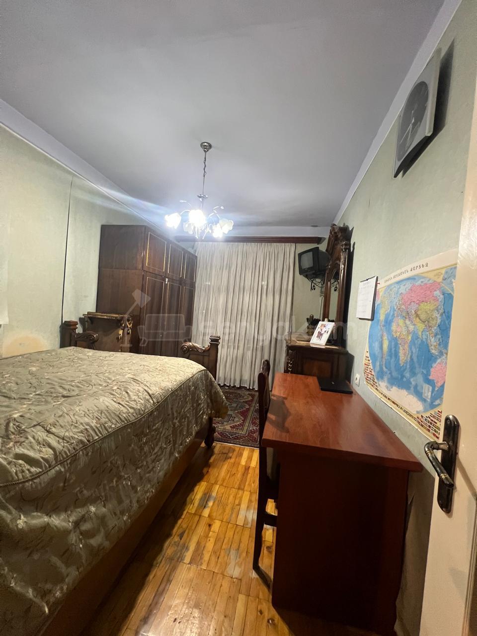 3 Սենյականոց Բնակարան, 76քմ, 4/9 հարկ, Նորմալ Վիճակում, Կահավորված