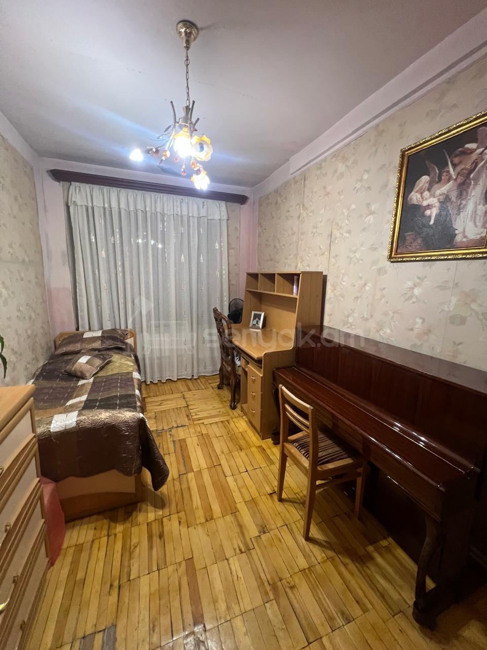 3 Սենյականոց Բնակարան, 76քմ, 4/9 հարկ, Նորմալ Վիճակում, Կահավորված