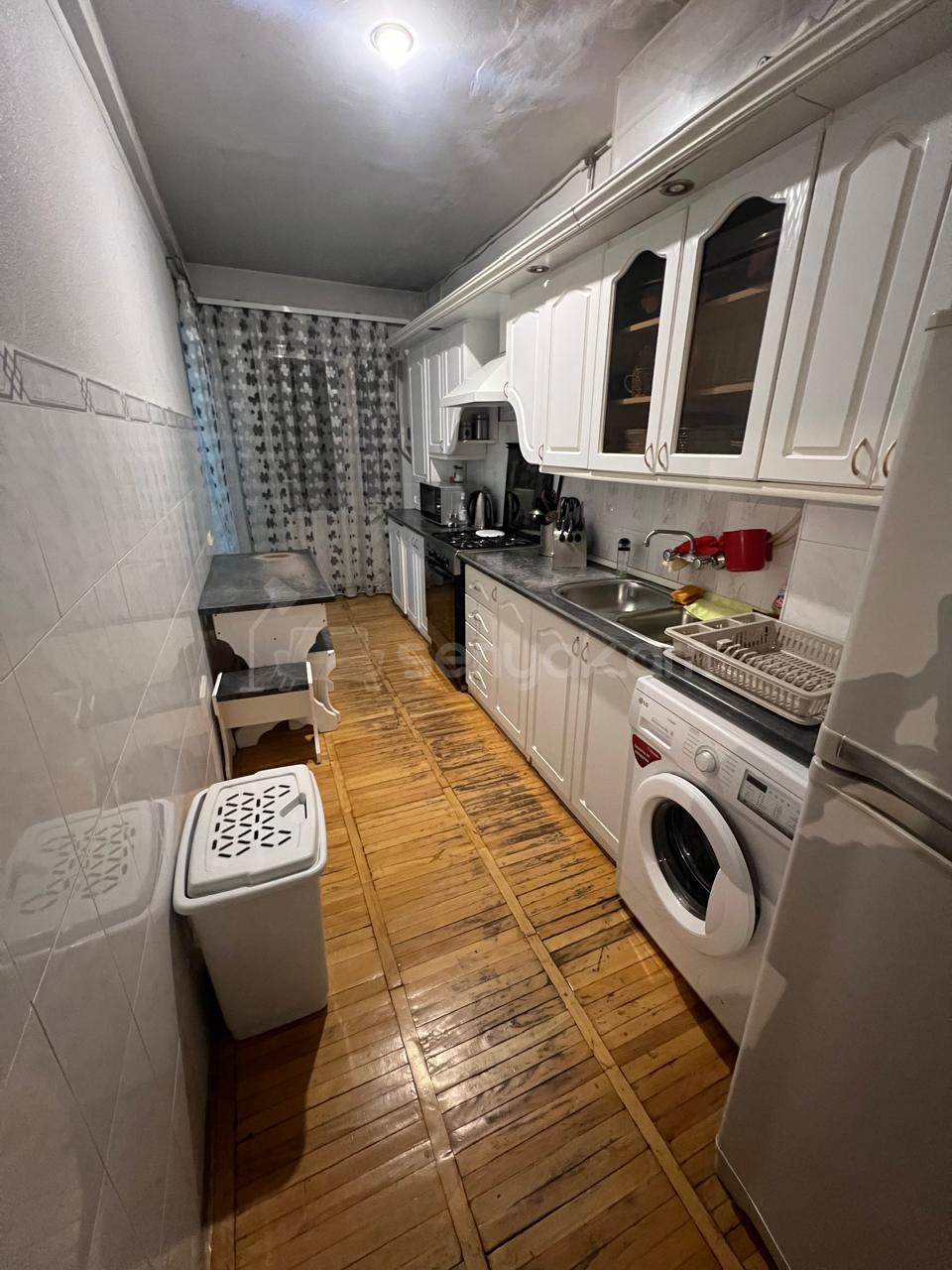 3 Սենյականոց Բնակարան, 76քմ, 4/9 հարկ, Նորմալ Վիճակում, Կահավորված