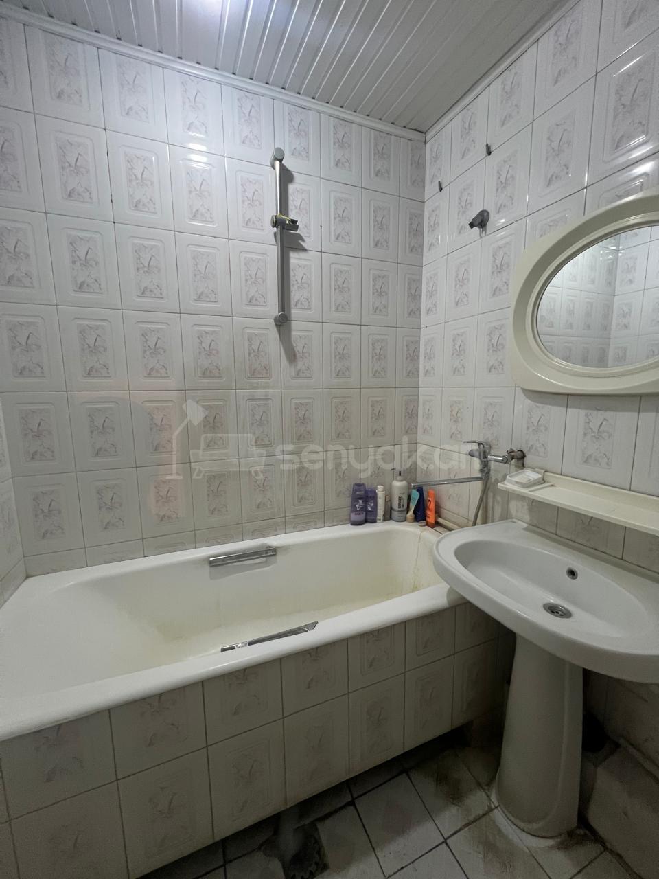 3 Սենյականոց Բնակարան, 76քմ, 4/9 հարկ, Նորմալ Վիճակում, Կահավորված