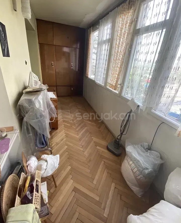 1 Սենյականոց Բնակարան Քարե Շենքում, 57քմ, 2/5 հարկ, Պետական Վիճակում