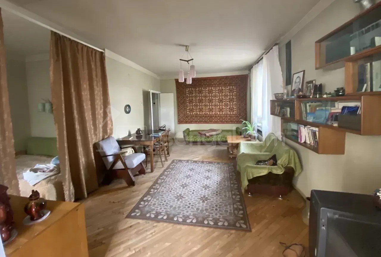 1 Սենյականոց Բնակարան Քարե Շենքում, 57քմ, 2/5 հարկ, Պետական Վիճակում