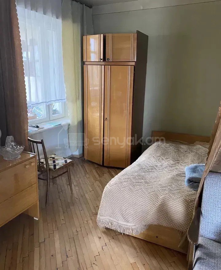 1 Սենյականոց Բնակարան Քարե Շենքում, 57քմ, 2/5 հարկ, Պետական Վիճակում