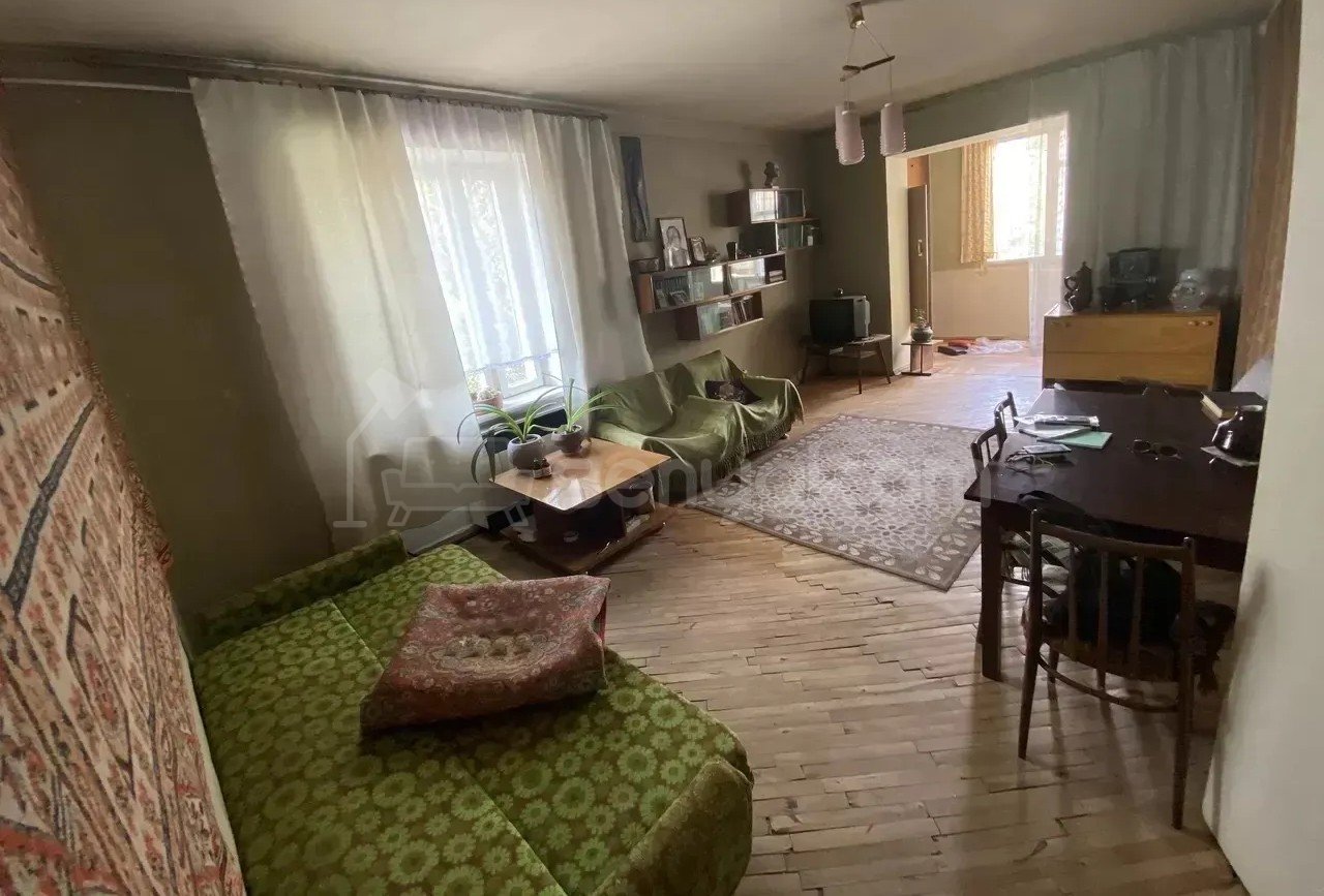 1 Սենյականոց Բնակարան Քարե Շենքում, 57քմ, 2/5 հարկ, Պետական Վիճակում