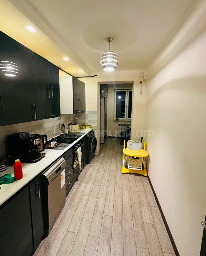 3 Սենյականոց Բնակարան, 76քմ, 6/9 հարկ, Կապիտալ Վերանորոգված