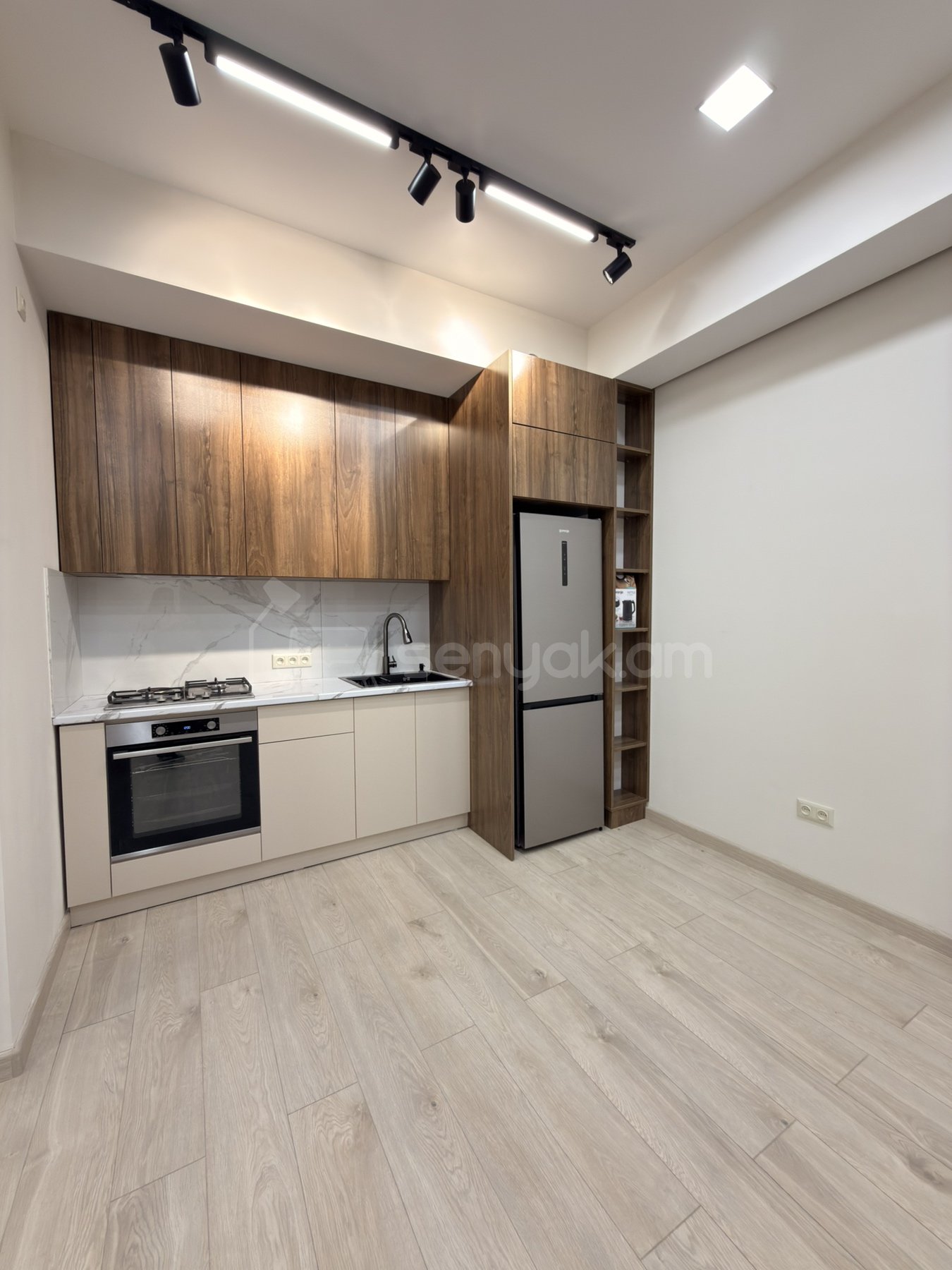 2 Սենյականոց Բնակարան Նորակառույցում, 51քմ, 2/3 հարկ, Դիզայներական Վերանորոգված