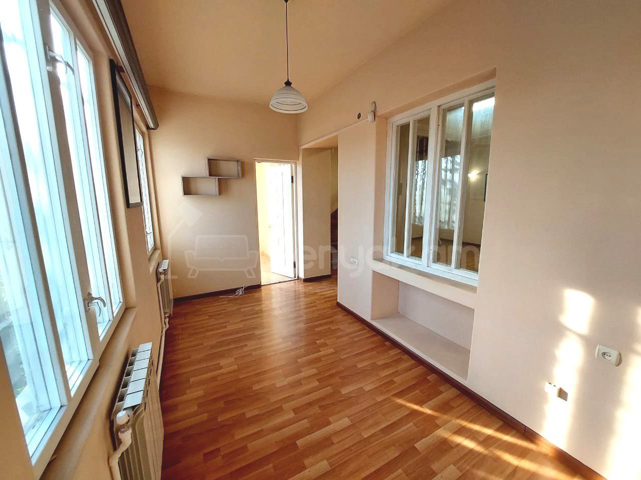 Օֆիսային Տարածք, 300քմ, Կապիտալ Վերանորոգված