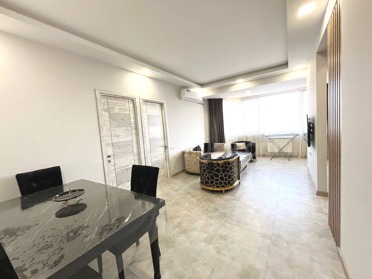 2 Սենյականոց Բնակարան, 75քմ, 10/10 հարկ, Դիզայներական Վերանորոգված, Կահավորված, Արևկող