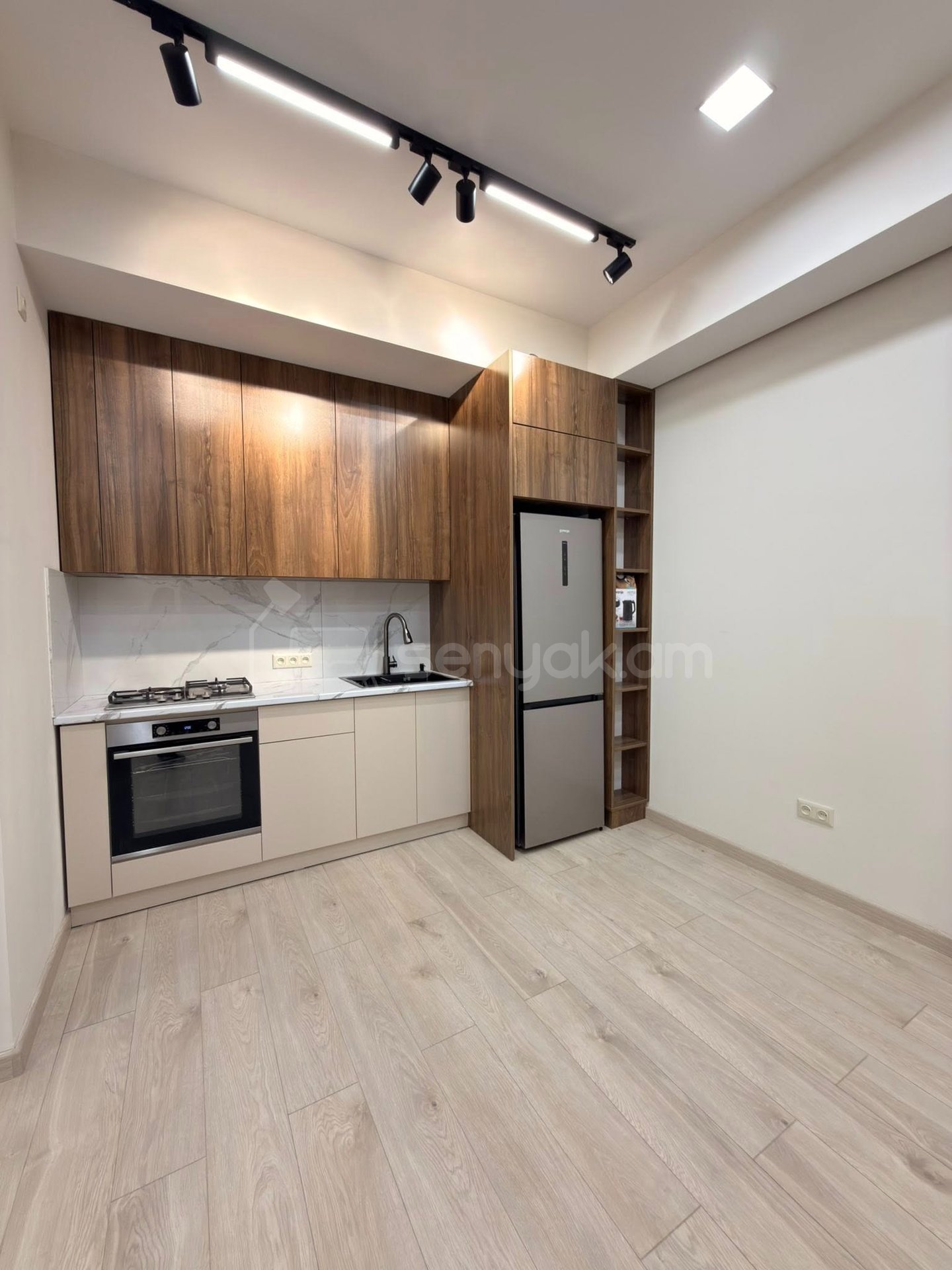 2 Սենյականոց Բնակարան Նորակառույցում, 51քմ, 2/3 հարկ, Դիզայներական Վերանորոգված