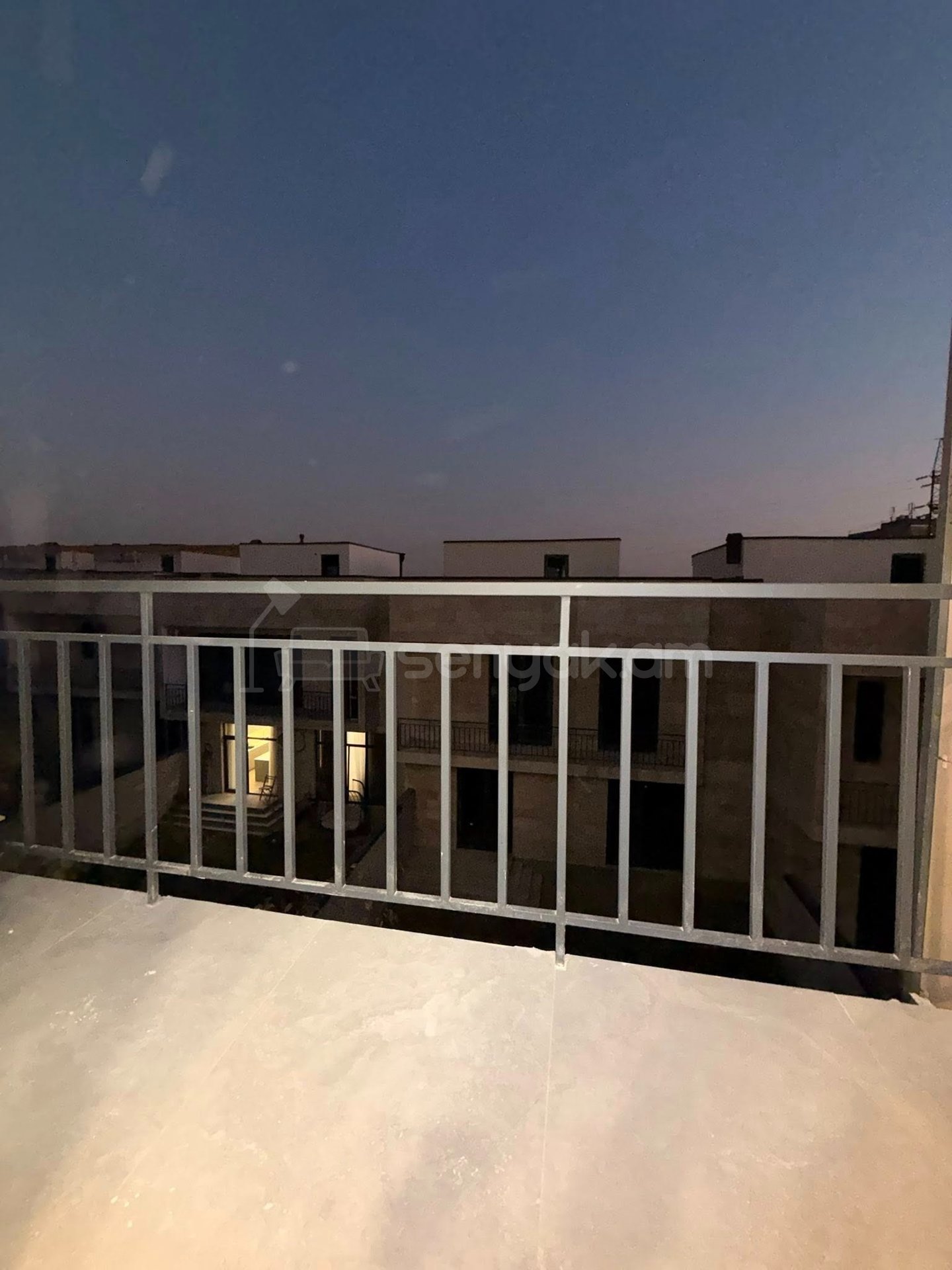 2 Սենյականոց Բնակարան Նորակառույցում, 51քմ, 2/3 հարկ, Դիզայներական Վերանորոգված