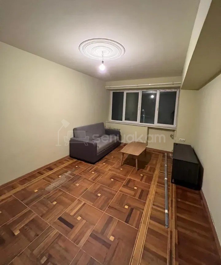 3 Սենյականոց Բնակարան Քարե Շենքում, 64քմ, 3/5 հարկ, Կապիտալ Վերանորոգված