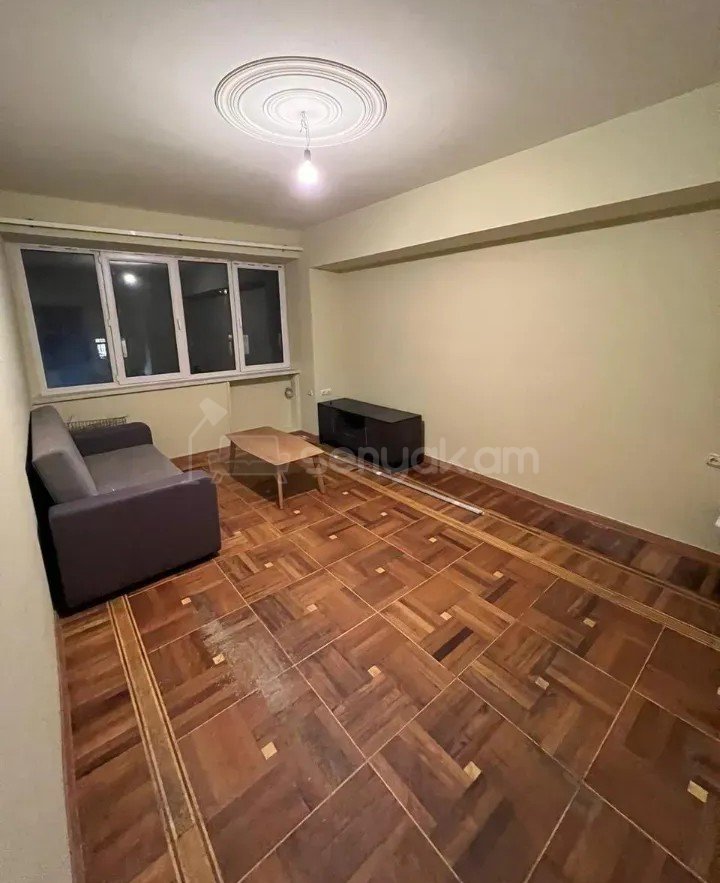 3 Սենյականոց Բնակարան Քարե Շենքում, 64քմ, 3/5 հարկ, Կապիտալ Վերանորոգված