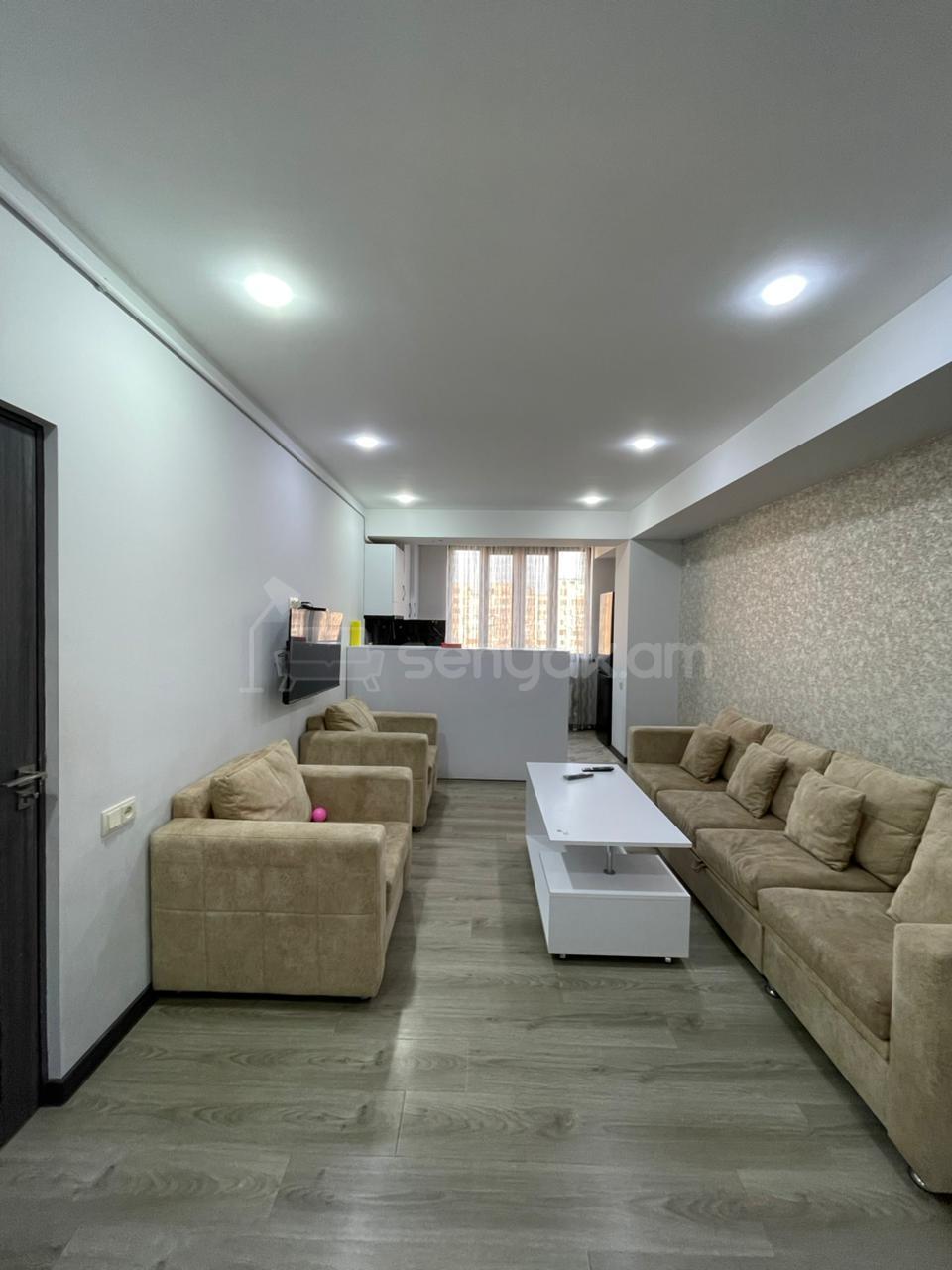 2 Սենյականոց Բնակարան, 46քմ, 8/10 հարկ, Կապիտալ Վերանորոգված, Կահավորված, Արևկող