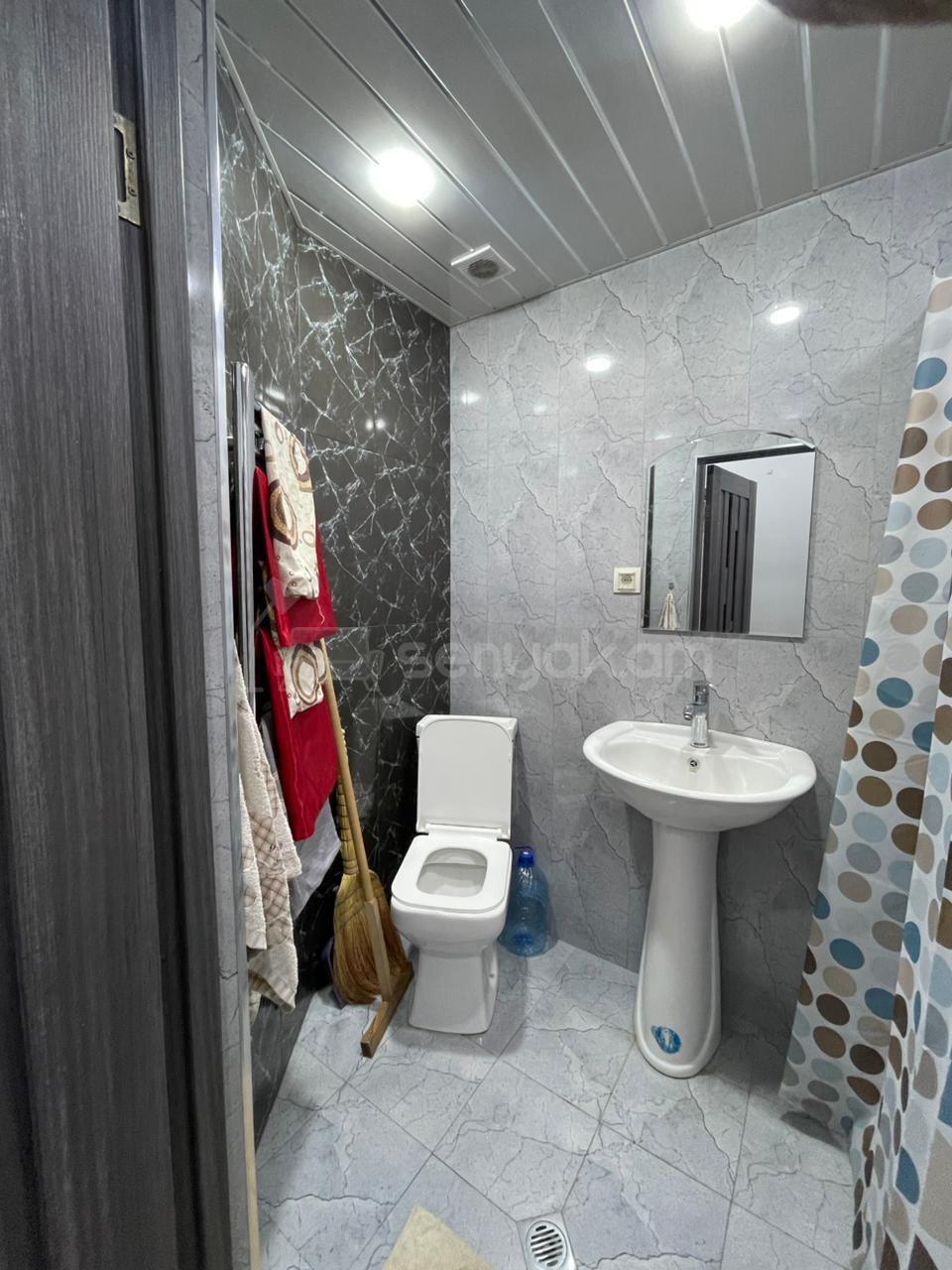 2 Սենյականոց Բնակարան, 46քմ, 8/10 հարկ, Կապիտալ Վերանորոգված, Կահավորված, Արևկող