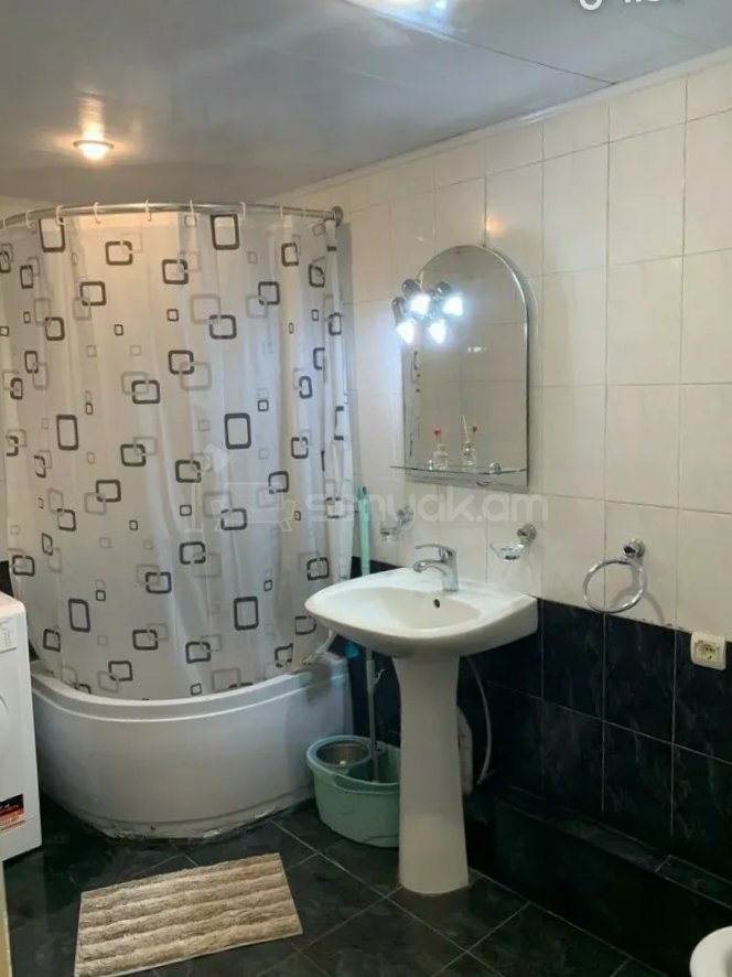 2 Սենյականոց Բնակարան, 67քմ, 3/9 հարկ, Կապիտալ Վերանորոգված, Կահավորված, Արևկող