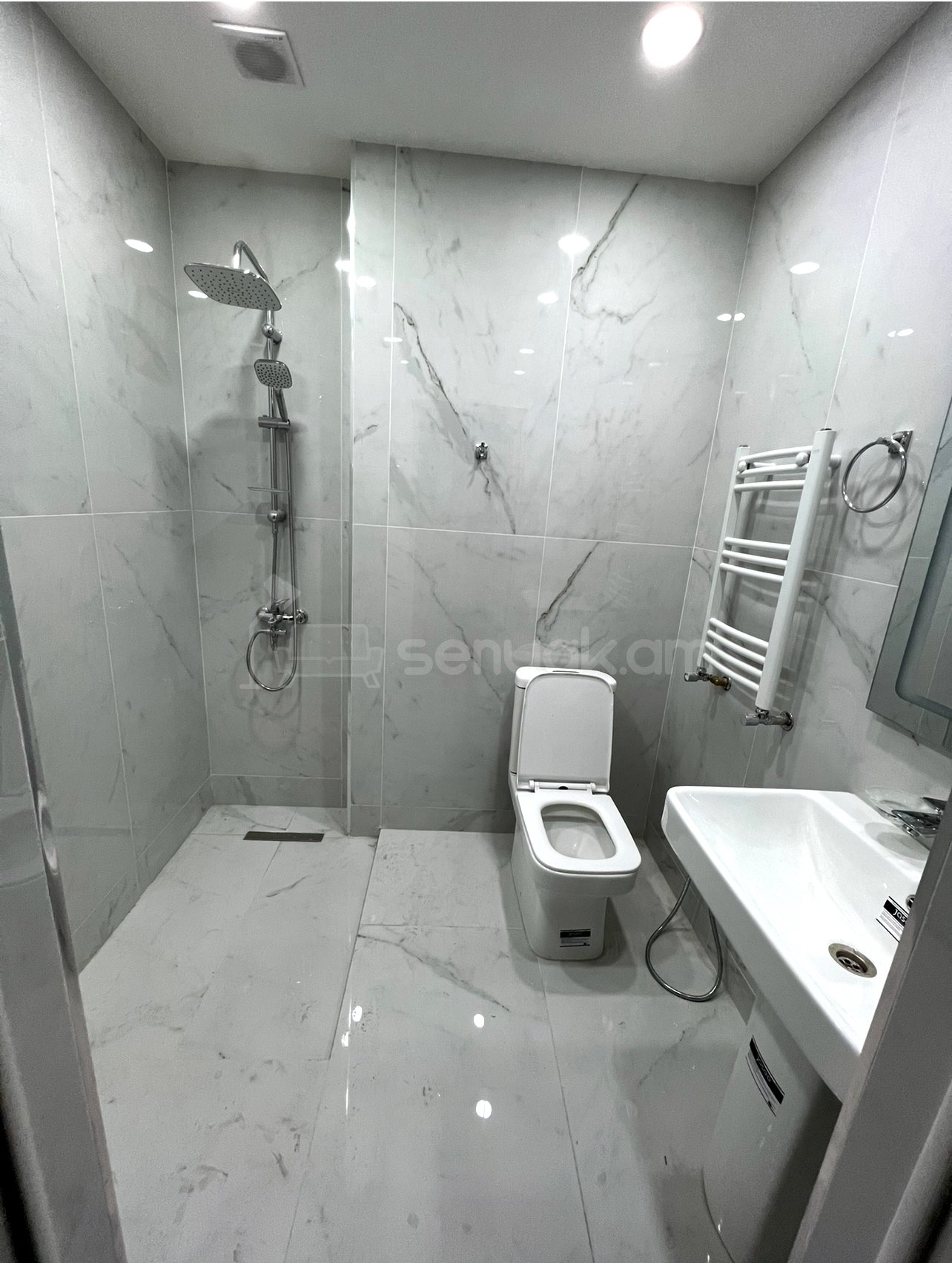 3 Սենյականոց Բնակարան Նորակառույցում, 63քմ, 3/8 հարկ, Դիզայներական Վերանորոգված