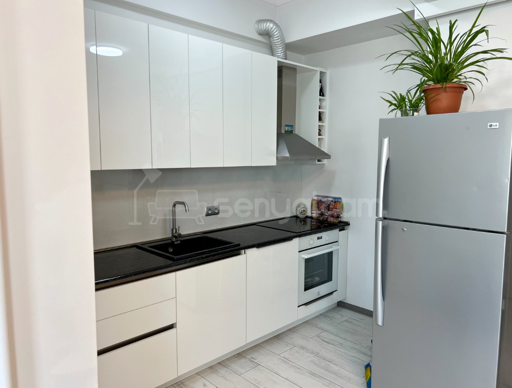 3 Սենյականոց Բնակարան Նորակառույցում, 63քմ, 3/8 հարկ, Դիզայներական Վերանորոգված