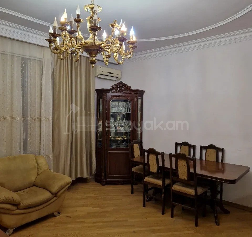 3 Սենյականոց Բնակարան Քարե Շենքում, 80քմ, 4/5 հարկ, Կապիտալ Վերանորոգված