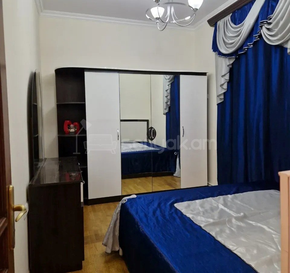 3 Սենյականոց Բնակարան Քարե Շենքում, 80քմ, 4/5 հարկ, Կապիտալ Վերանորոգված