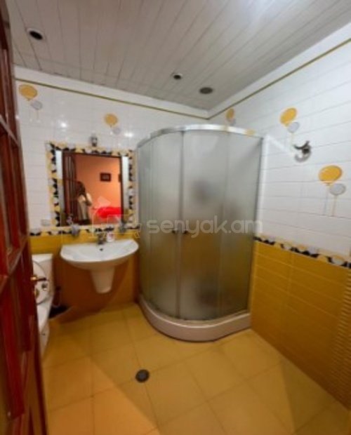 3 Սենյականոց Բնակարան Քարե Շենքում, 78քմ, 5/5 հարկ, Կոսմետիկ Վերանորոգված, Կահավորված, Արևկող