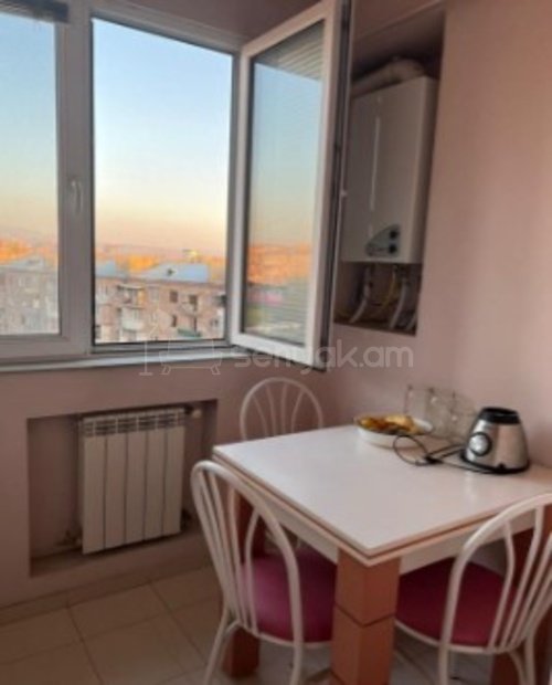 3 Սենյականոց Բնակարան Քարե Շենքում, 78քմ, 5/5 հարկ, Կոսմետիկ Վերանորոգված, Կահավորված, Արևկող