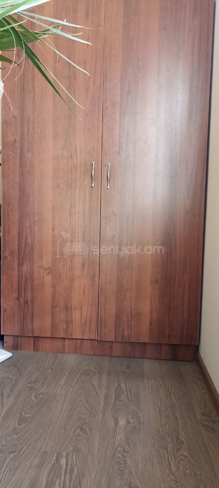 2 Սենյականոց Բնակարան Քարե Շենքում, 60քմ, 1/2 հարկ, Նորմալ Վիճակում, Կահավորված