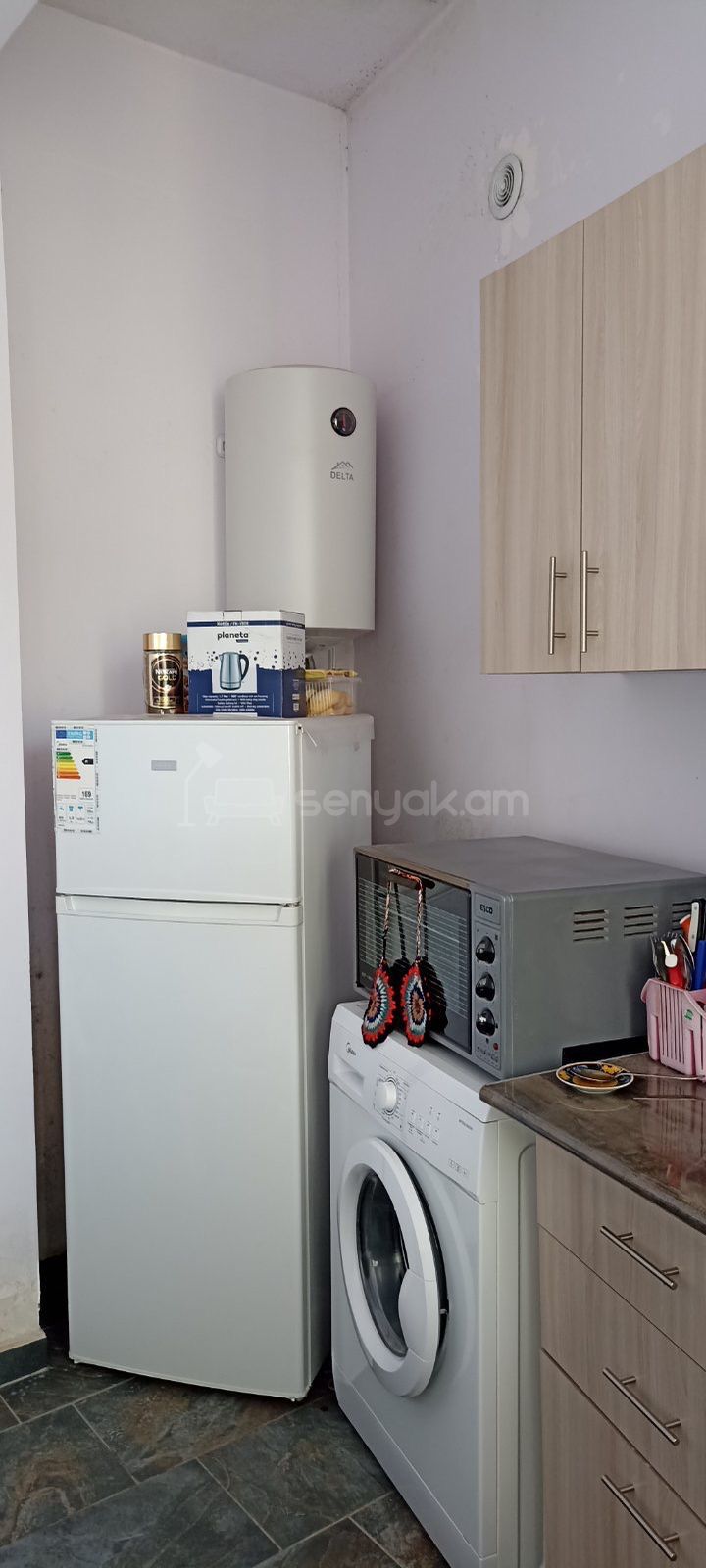 2 Սենյականոց Բնակարան Քարե Շենքում, 60քմ, 1/2 հարկ, Նորմալ Վիճակում, Կահավորված