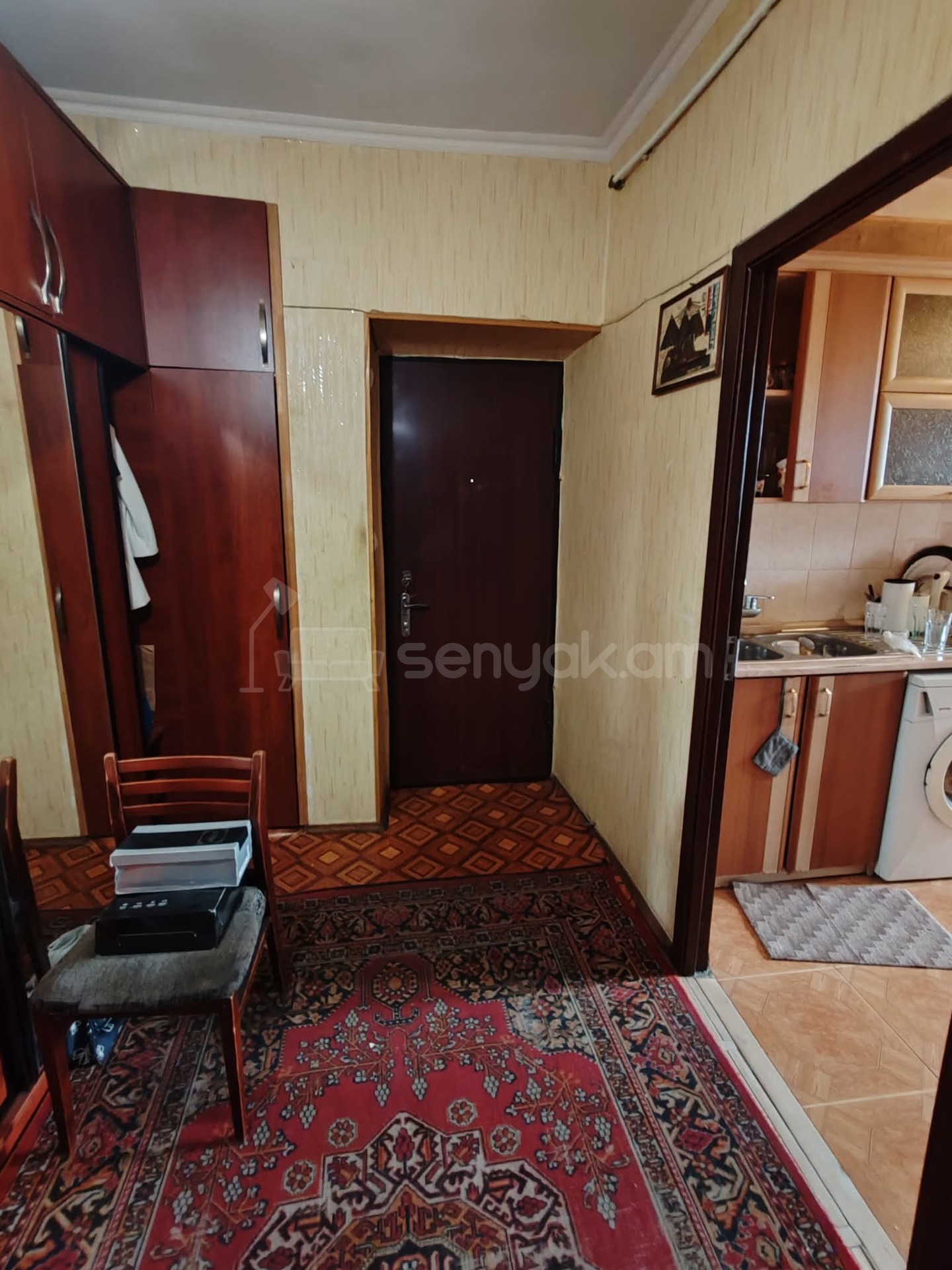 3 Սենյականոց Բնակարան Քարե Շենքում, 80քմ, 4/5 հարկ, Նորմալ Վիճակում, Կահավորված