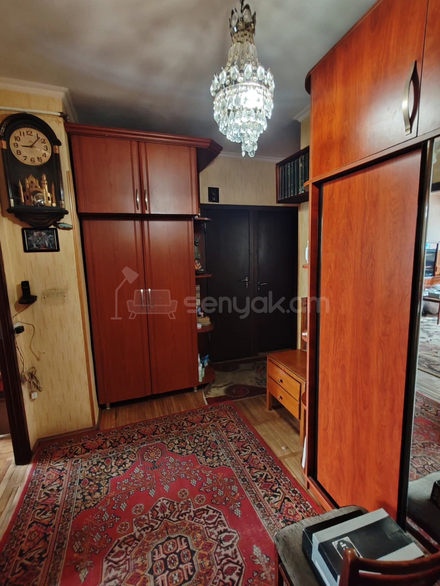 3 Սենյականոց Բնակարան Քարե Շենքում, 80քմ, 4/5 հարկ, Նորմալ Վիճակում, Կահավորված