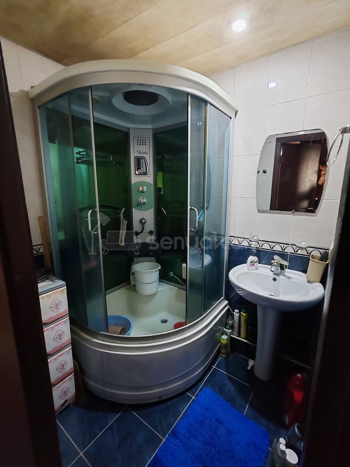 3 Սենյականոց Բնակարան Քարե Շենքում, 80քմ, 4/5 հարկ, Նորմալ Վիճակում, Կահավորված