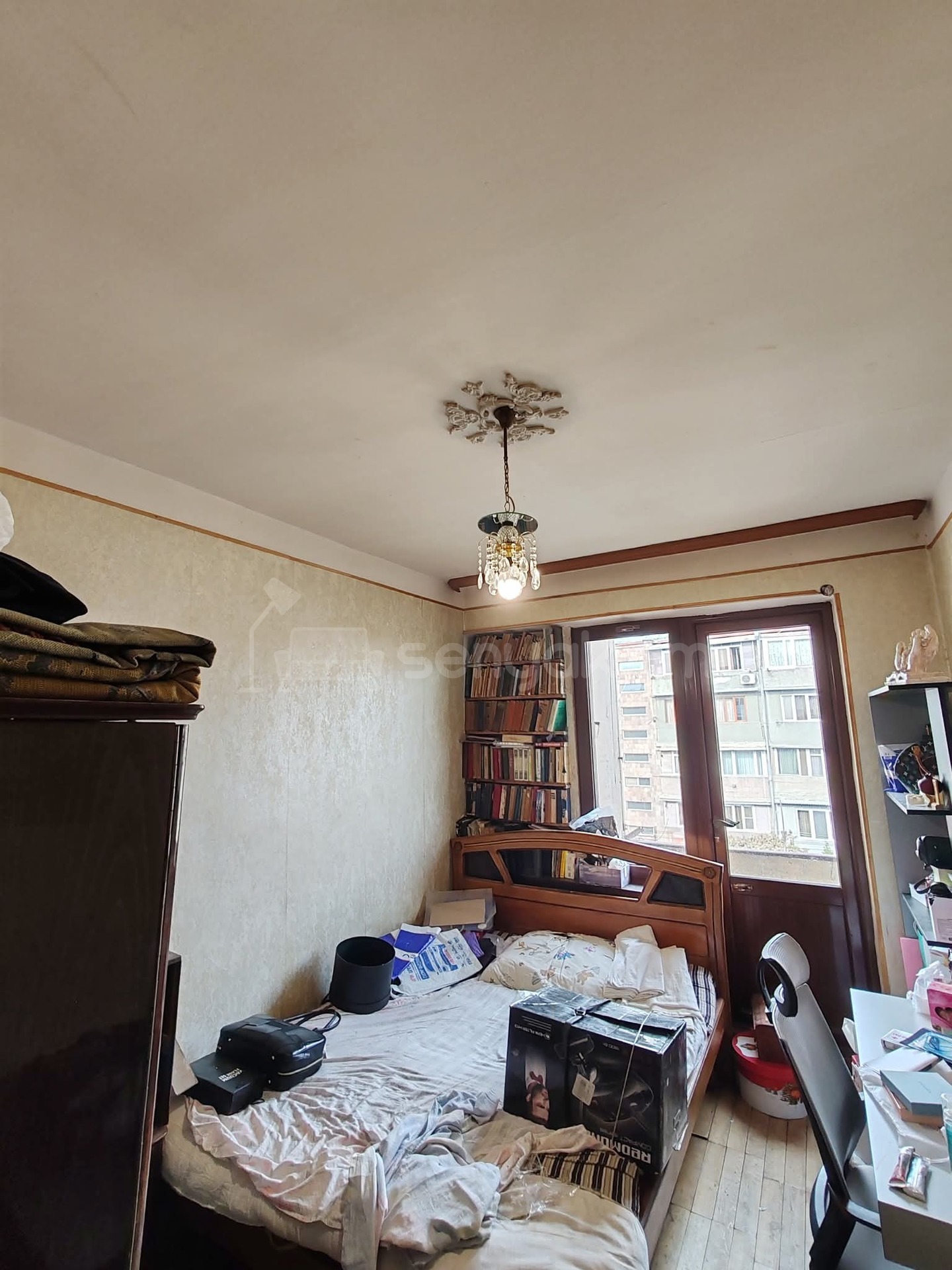 3 Սենյականոց Բնակարան Քարե Շենքում, 80քմ, 4/5 հարկ, Նորմալ Վիճակում, Կահավորված