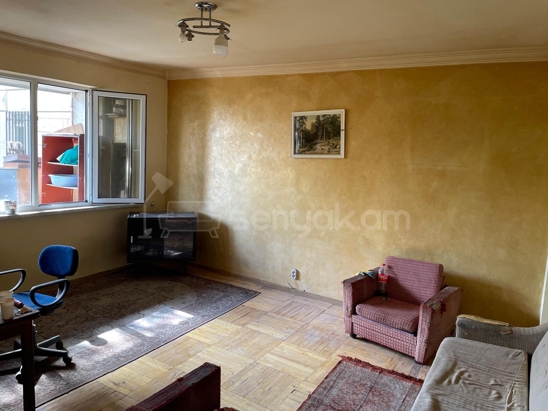 3 Սենյականոց Բնակարան, 90քմ, 2/14 հարկ, Նորմալ Վիճակում, Մասամբ Կահավորված