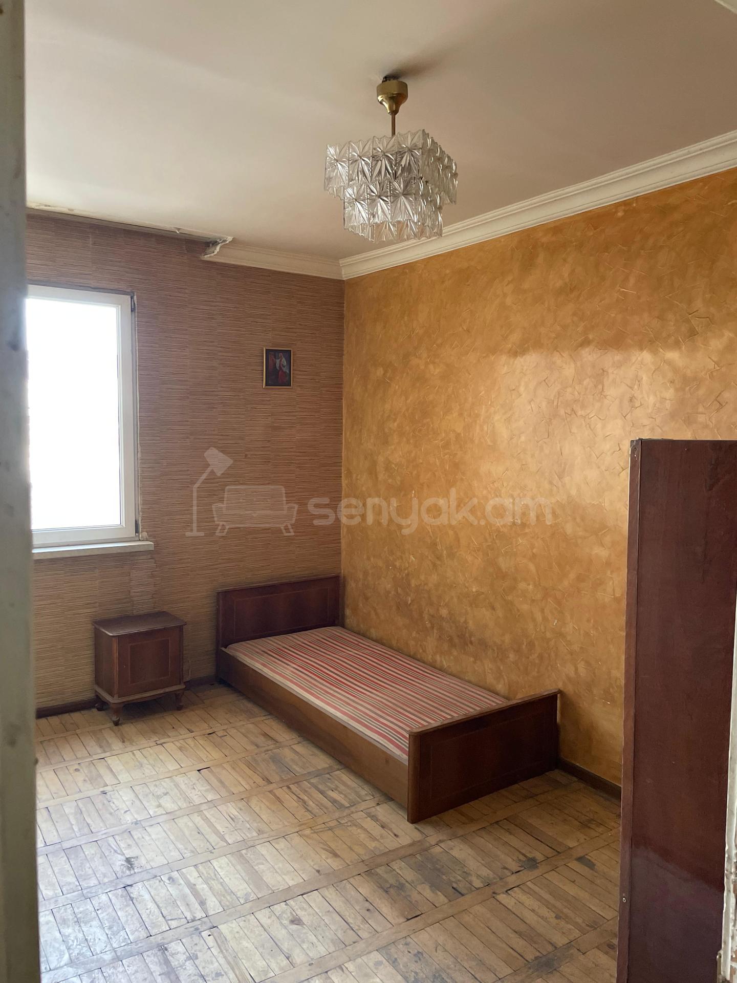 3 Սենյականոց Բնակարան, 90քմ, 2/14 հարկ, Նորմալ Վիճակում, Մասամբ Կահավորված