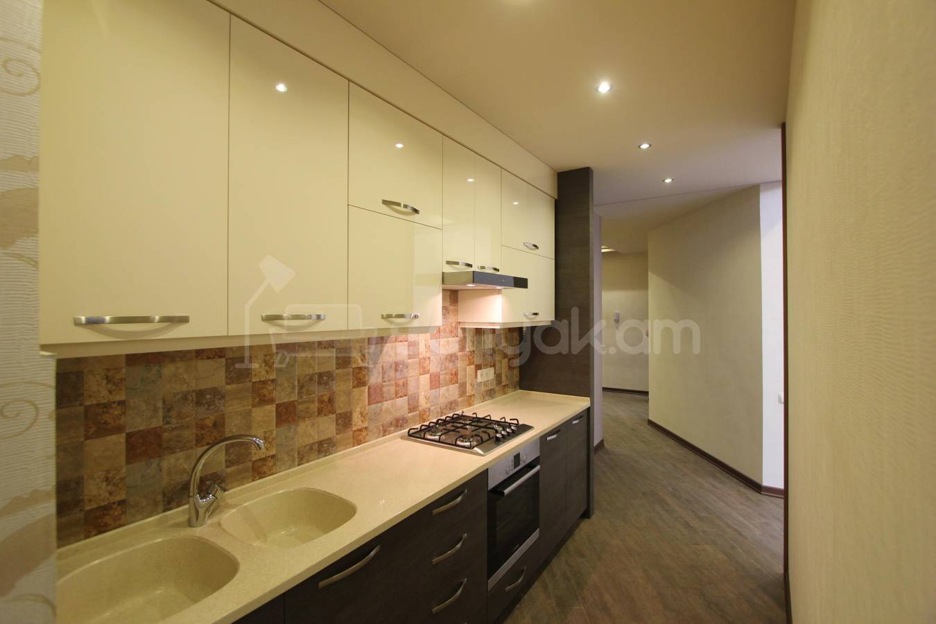 3 Սենյականոց Բնակարան Նորակառույցում, 100քմ, 3/10 հարկ, Դիզայներական Վերանորոգված, Կահավորված, Արևկող