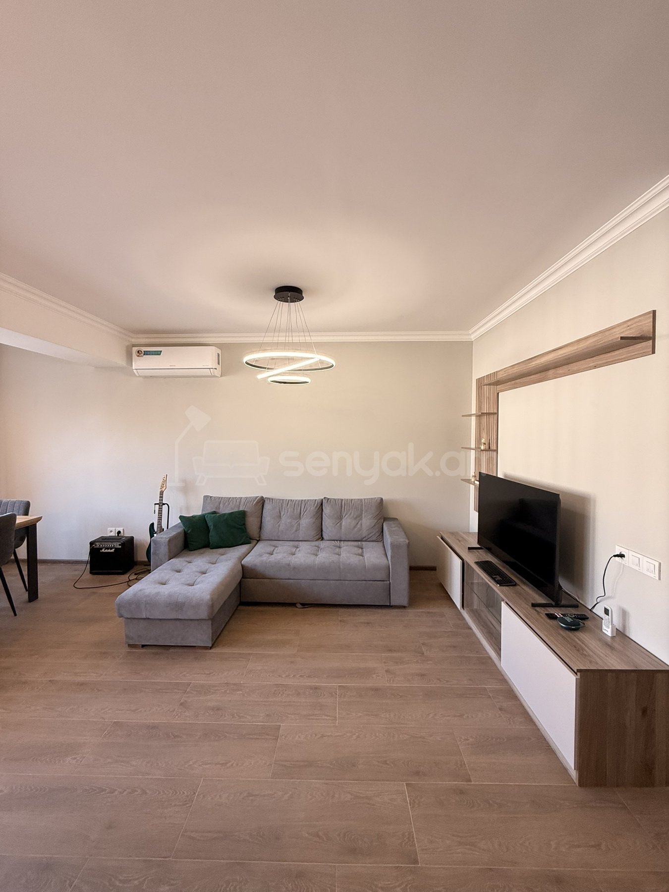 3 Սենյականոց Բնակարան Քարե Շենքում, 80քմ, 2/5 հարկ, Դիզայներական Վերանորոգված, Կահավորված, Արևկող