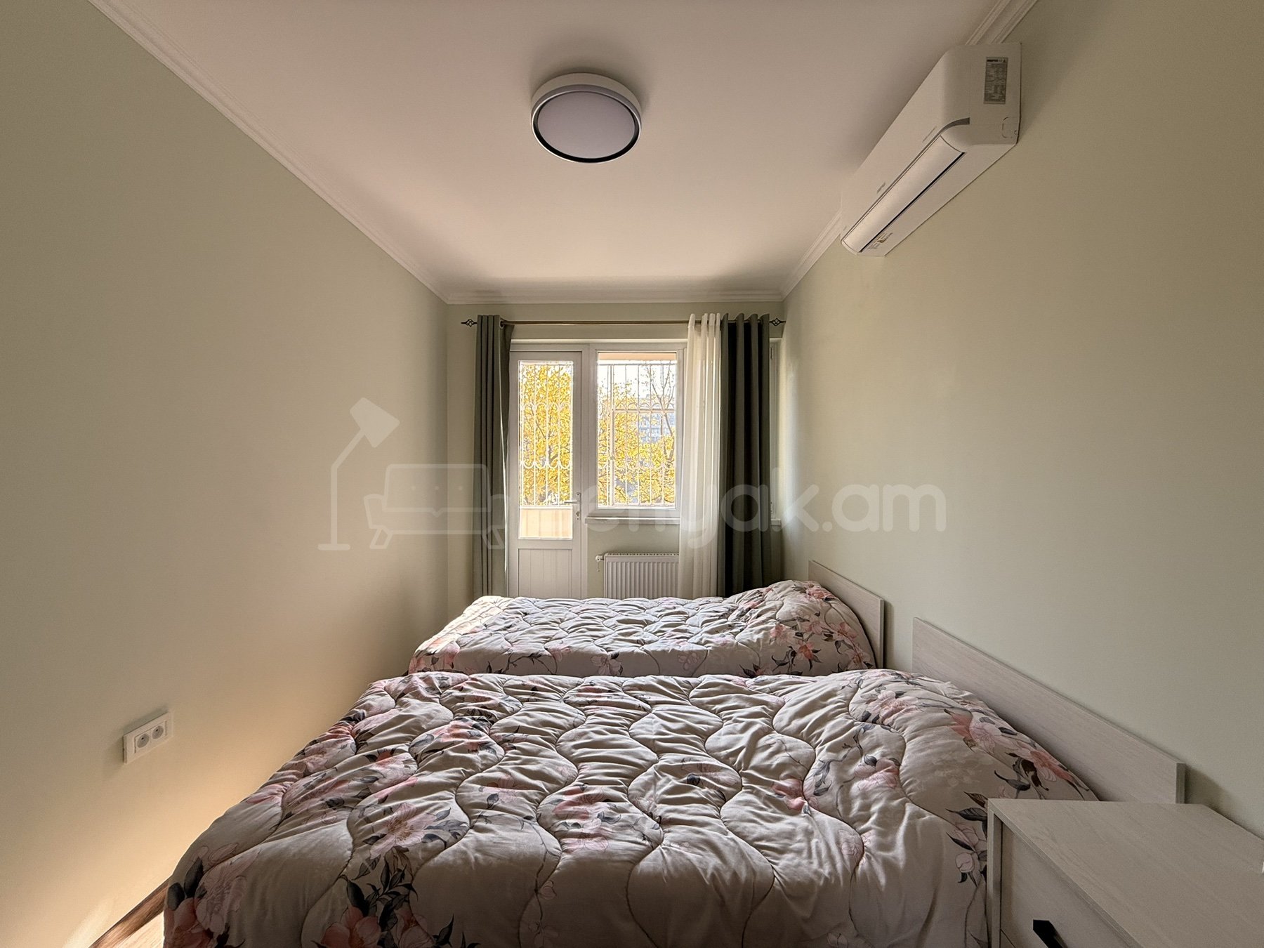 3 Սենյականոց Բնակարան Քարե Շենքում, 80քմ, 2/5 հարկ, Դիզայներական Վերանորոգված, Կահավորված, Արևկող