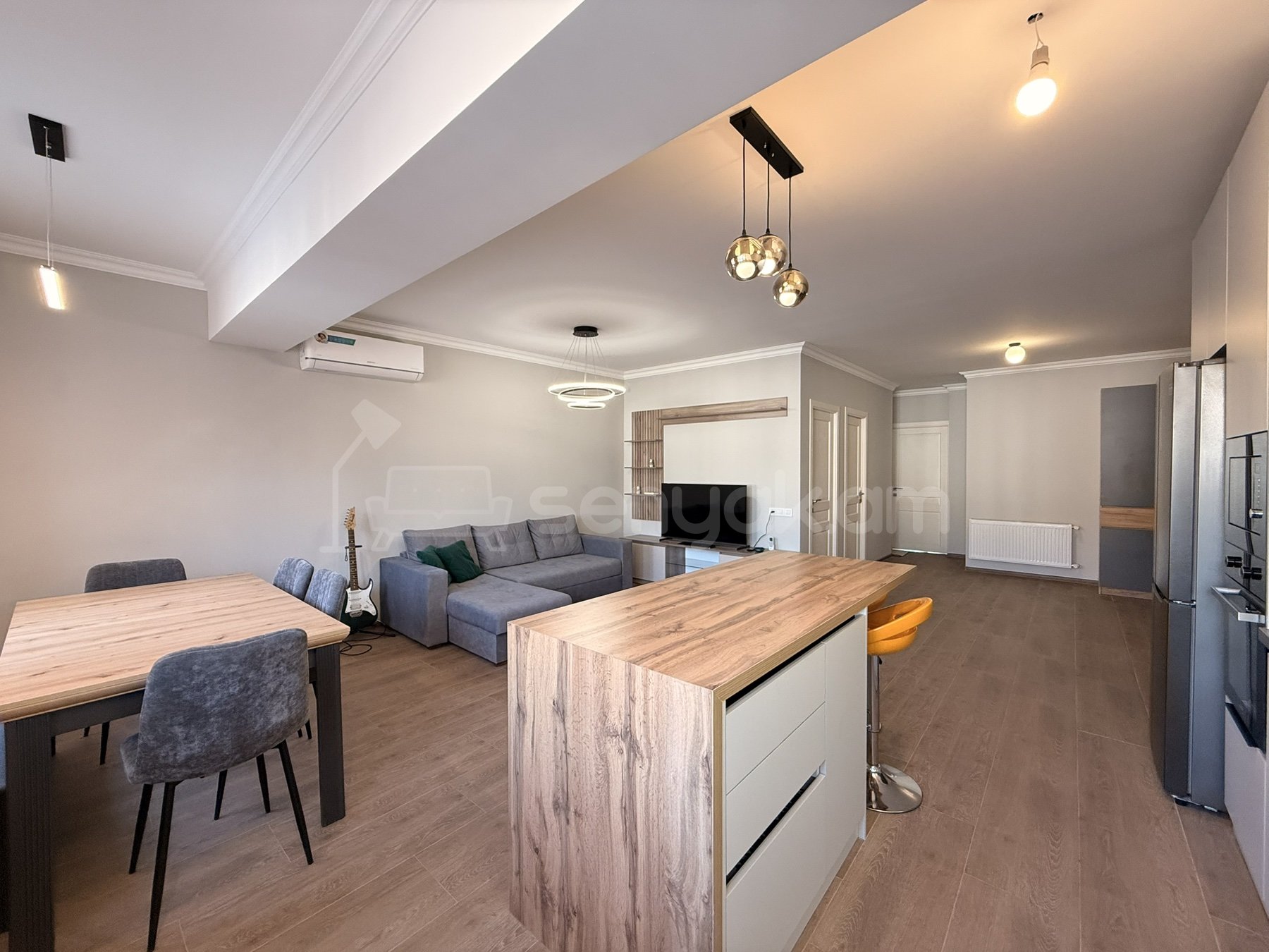 3 Սենյականոց Բնակարան Քարե Շենքում, 80քմ, 2/5 հարկ, Դիզայներական Վերանորոգված, Կահավորված, Արևկող