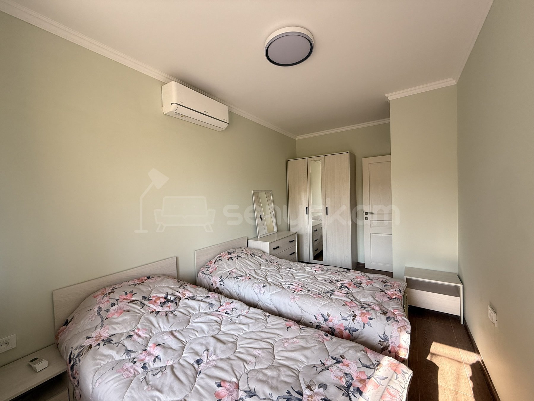 3 Սենյականոց Բնակարան Քարե Շենքում, 80քմ, 2/5 հարկ, Դիզայներական Վերանորոգված, Կահավորված, Արևկող