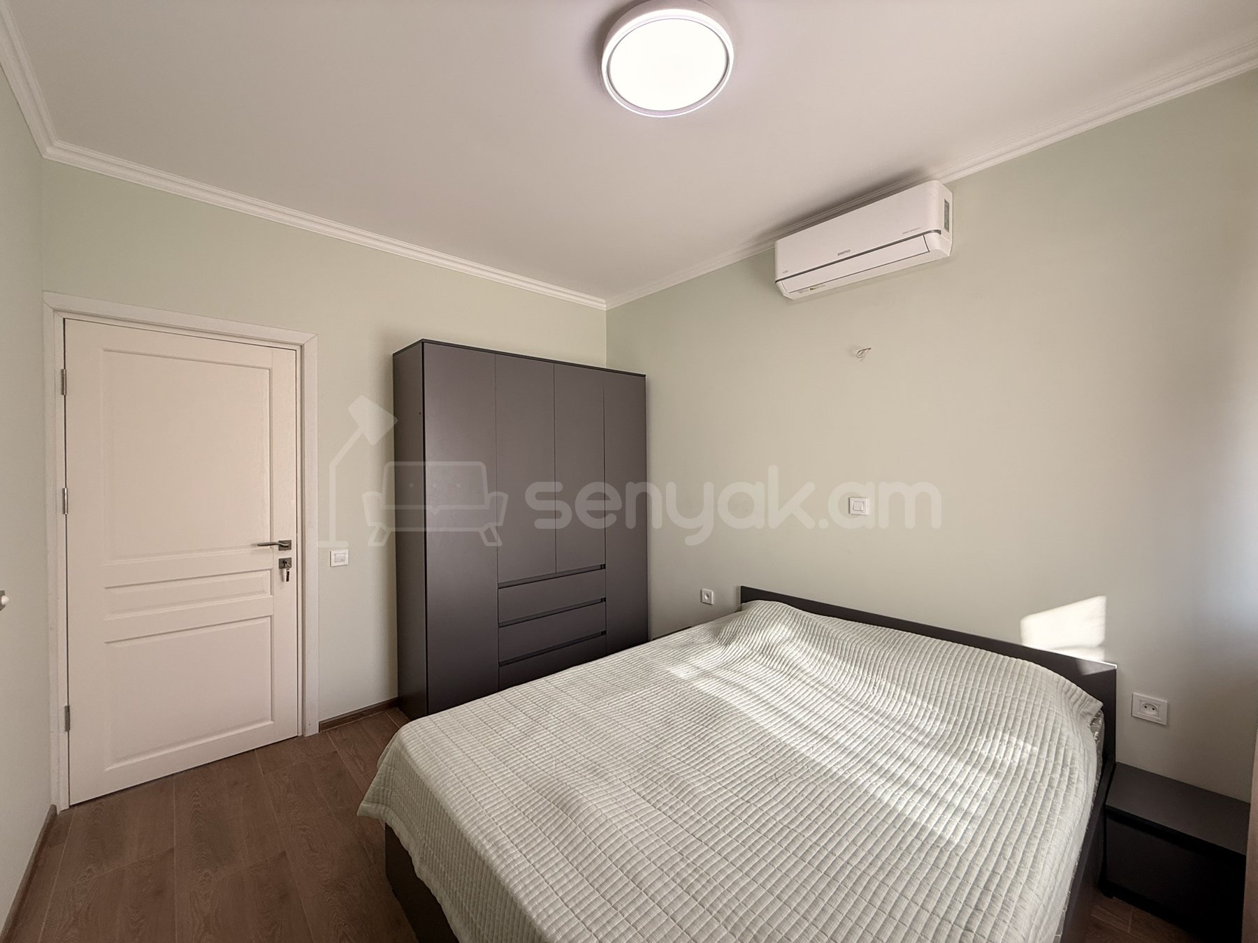 3 Սենյականոց Բնակարան Քարե Շենքում, 80քմ, 2/5 հարկ, Դիզայներական Վերանորոգված, Կահավորված, Արևկող