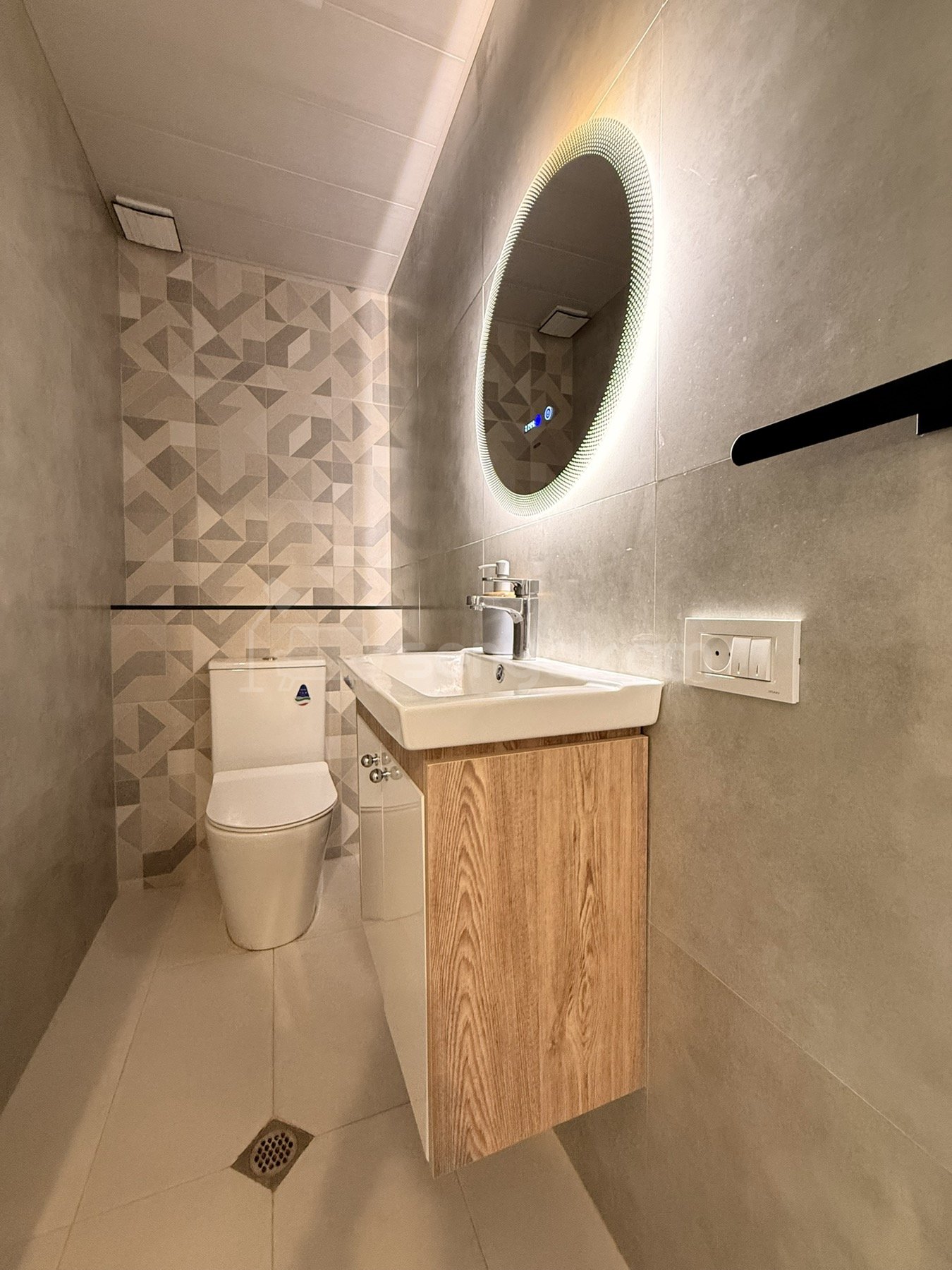 3 Սենյականոց Բնակարան Քարե Շենքում, 80քմ, 2/5 հարկ, Դիզայներական Վերանորոգված, Կահավորված, Արևկող