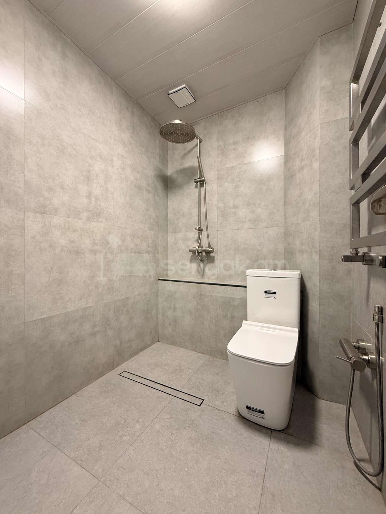 3 Սենյականոց Բնակարան Քարե Շենքում, 80քմ, 2/5 հարկ, Դիզայներական Վերանորոգված, Կահավորված, Արևկող